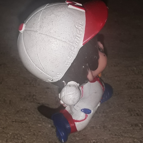 Munchichi Figurine Baseball Throwing Ball Vintage 1979 - Picture 5 of 13